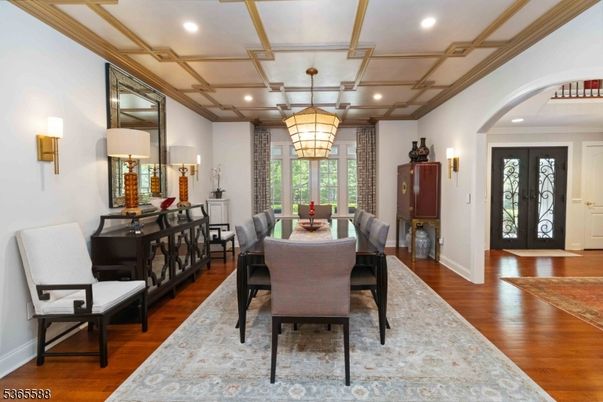 Chandelier, Dining room, Interior, Recessed Lighting, Wood Texture Flooring