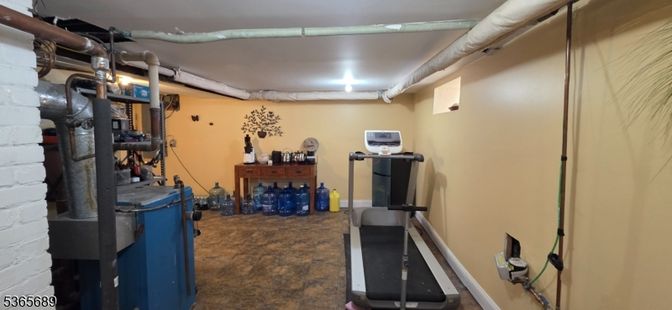 Fitness Equipment, Interior, Recessed Lighting