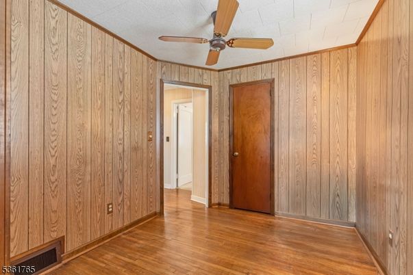 Empty room, Interior, Wood Texture Flooring, Wooden Walls