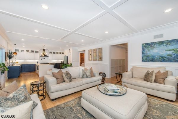 Interior, Kitchen, Living room, Pendant Lights, Recessed Lighting, Wood Texture Flooring