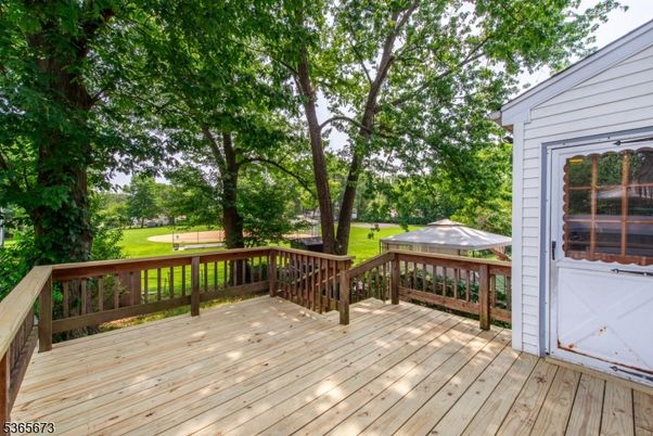 Exterior, Wood Texture Flooring