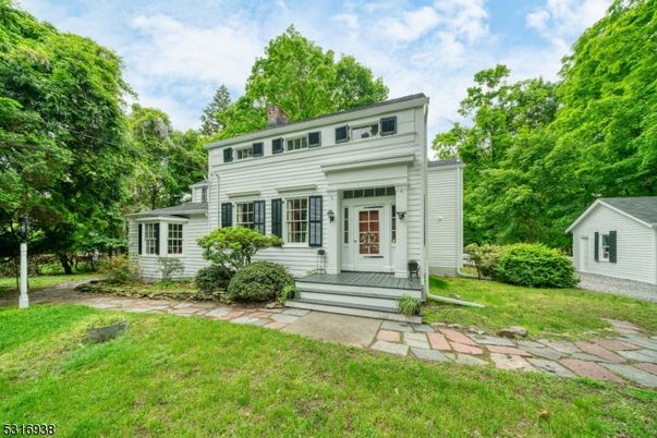 Backyard, Exterior, Facade, American Foursquare