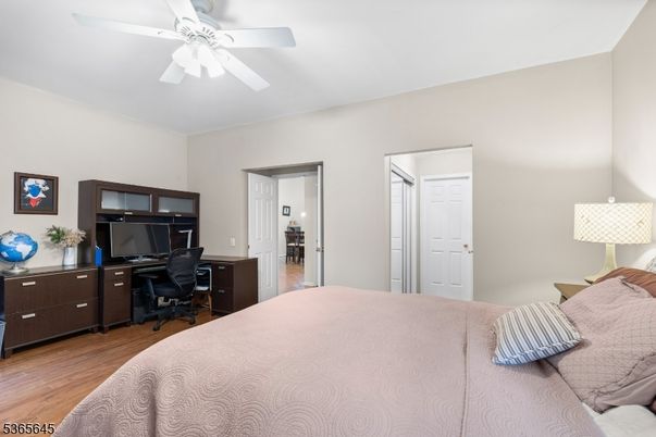 Bedroom, Home Office, Interior, Wood Texture Flooring