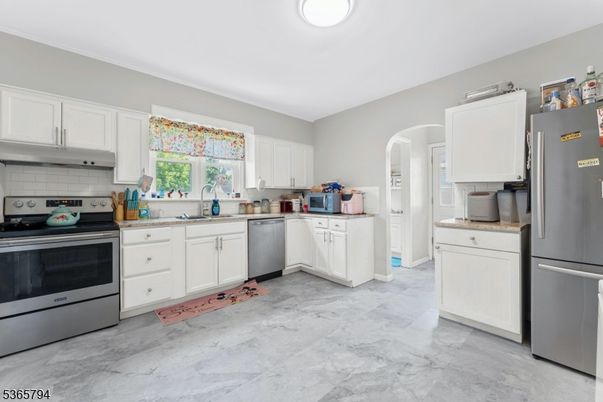 Interior, Kitchen, Marble, Stainless Steel Appliances