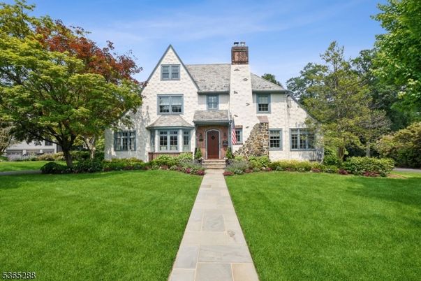 Backyard, Exterior, Facade, Brick Facade, French Provincial