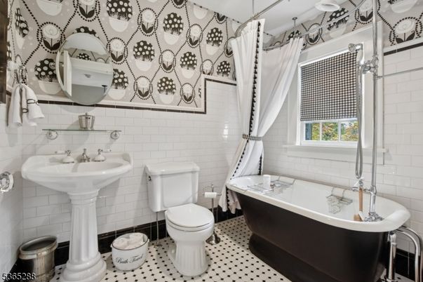 Bathroom, Free Standing Baths, Interior