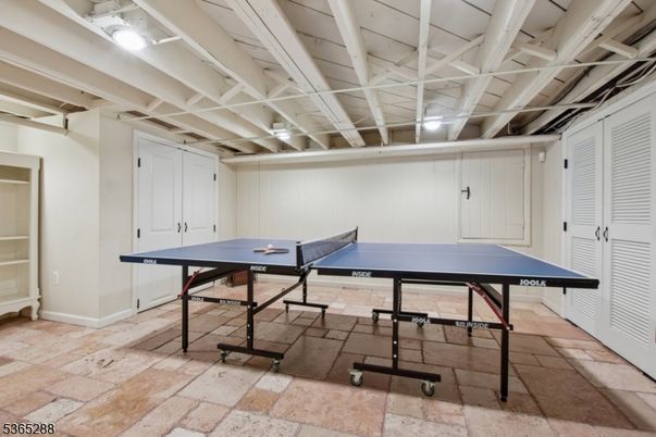 Game Room, Interior