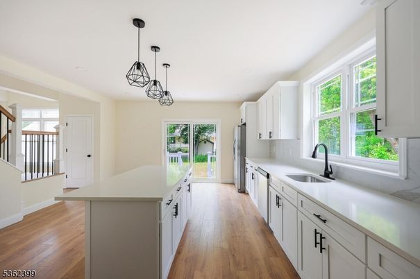 Interior, Kitchen, Pendant Lights, Wood Texture Flooring
