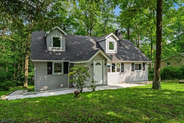 Exterior, Facade, Cape Cod