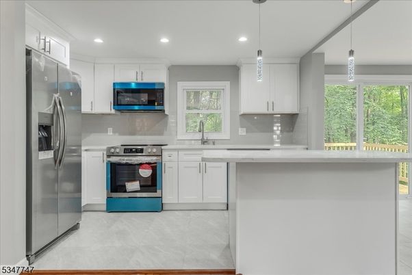 Interior, Kitchen, Pendant Lights, Recessed Lighting, Stainless Steel Appliances