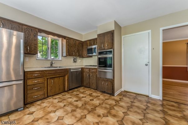 Interior, Kitchen, Stainless Steel Appliances
