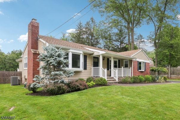 Backyard, Exterior, Facade, Brick Facade, Cape Cod