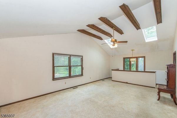 Empty room, Interior, Wooden Beams