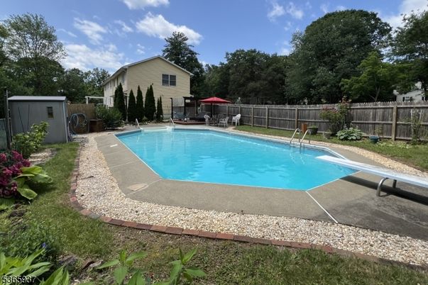 Exterior, Pool