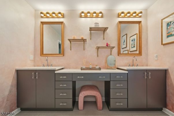 Bathroom, Dual Sink Vanities, Interior
