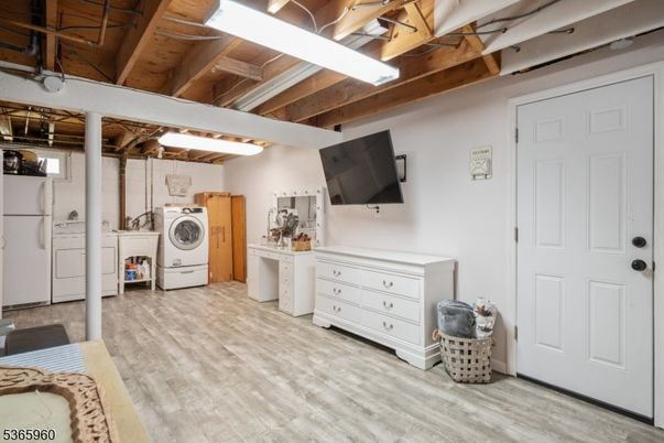 Interior, Washer, Wooden Beams, Wooden Ceilings, Wood Texture Flooring