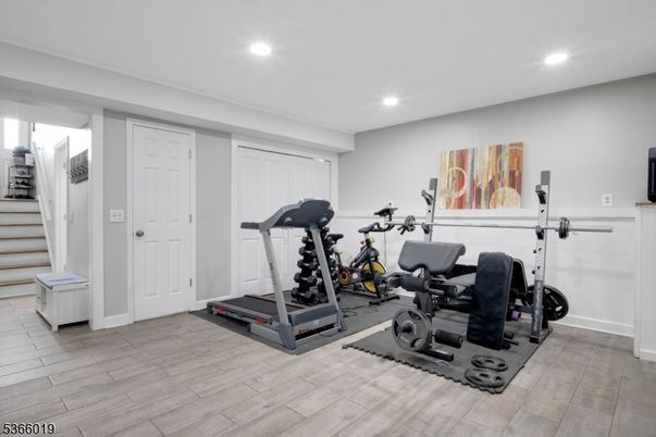 Fitness Equipment, Interior, Recessed Lighting, Wood Texture Flooring