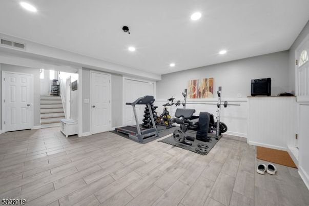 Fitness Equipment, Interior, Recessed Lighting, Wood Texture Flooring