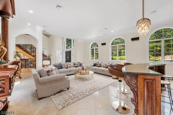 Chandelier, Dining room, Interior, Living room, Pendant Lights, Recessed Lighting