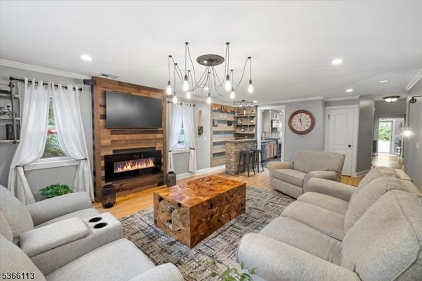 Fireplace, Interior, Living room, Pendant Lights, Recessed Lighting, Wood Texture Flooring