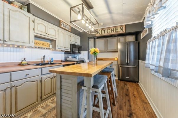 Interior, Kitchen, Wood Texture Flooring