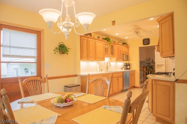 Chandelier, Dining room, Interior, Kitchen, Recessed Lighting