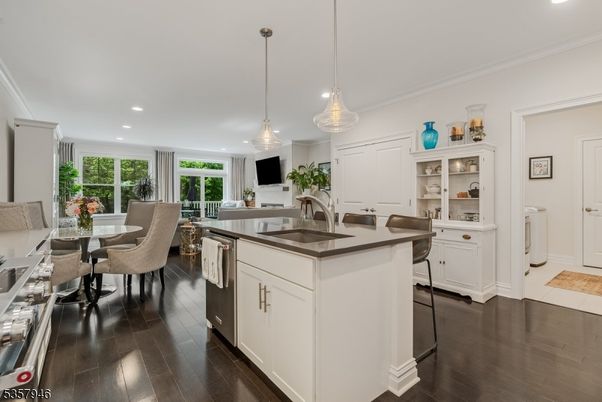Dining room, Interior, Kitchen, Pendant Lights, Recessed Lighting, Wood Texture Flooring