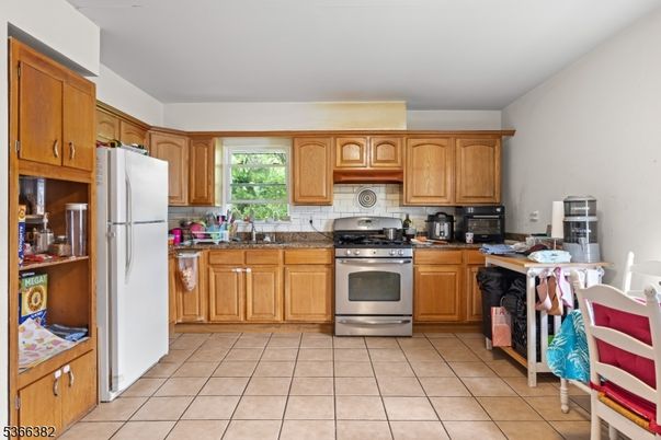 Interior, Kitchen, Stainless Steel Appliances