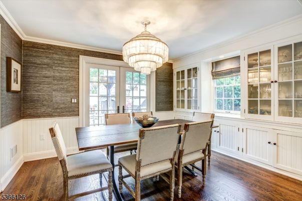 Chandelier, Dining room, Interior, Wood Texture Flooring