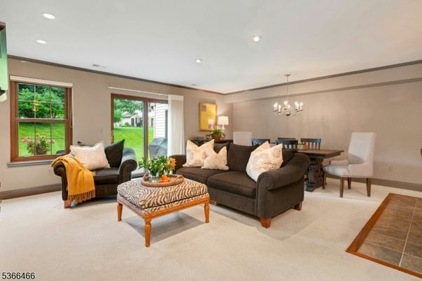 Chandelier, Dining room, Interior, Living room, Recessed Lighting