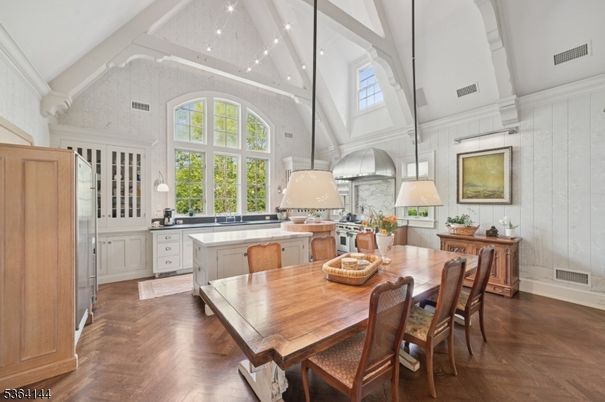 Dining room, Interior, Kitchen, Pendant Lights, Recessed Lighting, Wood Texture Flooring
