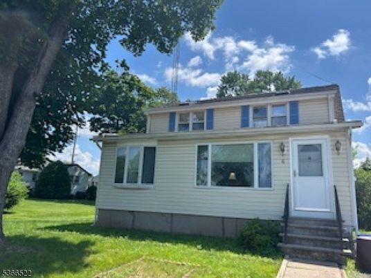 Backyard, Exterior, Facade, American Foursquare