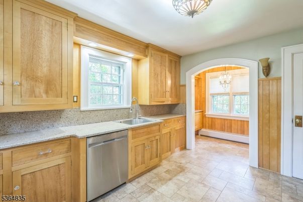 Chandelier, Interior, Kitchen