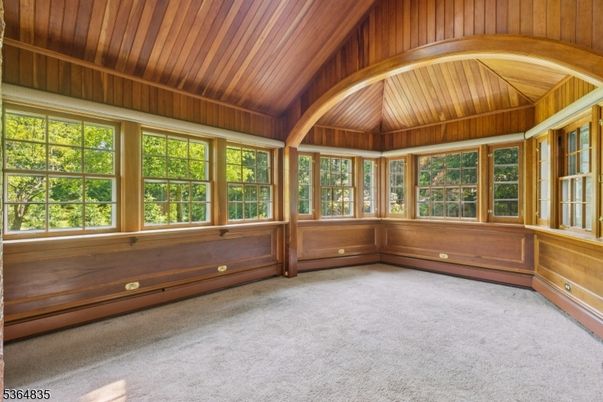 Empty room, Interior, Sun Room, Wooden Beams, Wooden Ceilings, Wooden Walls
