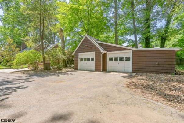 Detached Garage, Exterior