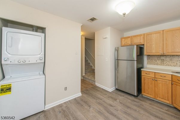 Interior, Kitchen, Utility Closets, Washer, Wood Texture Flooring