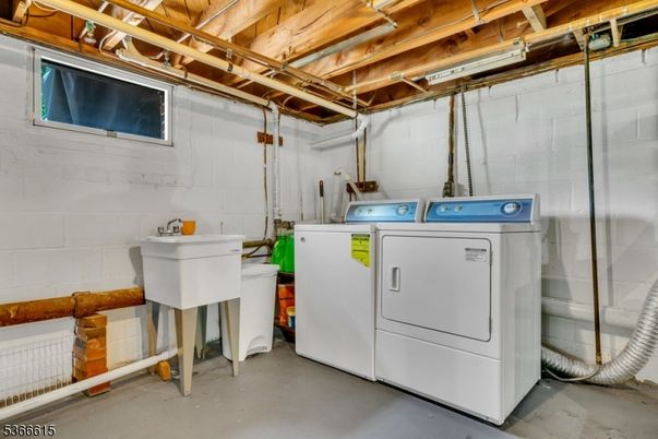 Interior, Utility Closets, Washer, Wooden Beams