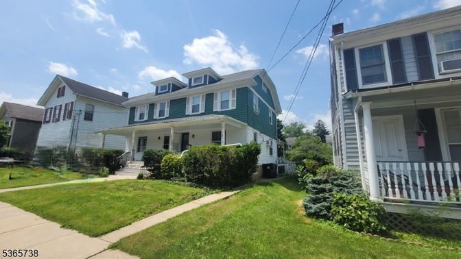 Backyard, Exterior, Facade, American Foursquare