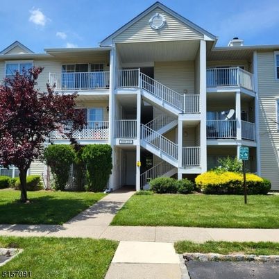 Exterior, Facade, Condo Building