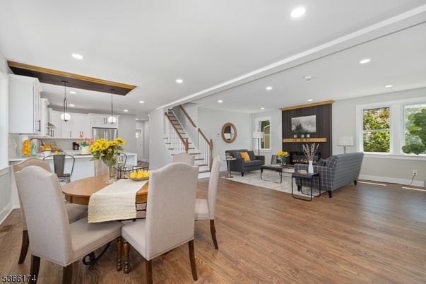 Dining room, Interior, Living room, Pendant Lights, Recessed Lighting, Wood Texture Flooring