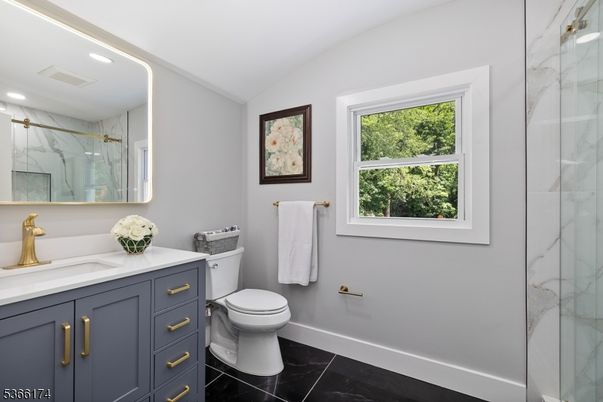 Bathroom, Interior, Marble Walls, Recessed Lighting