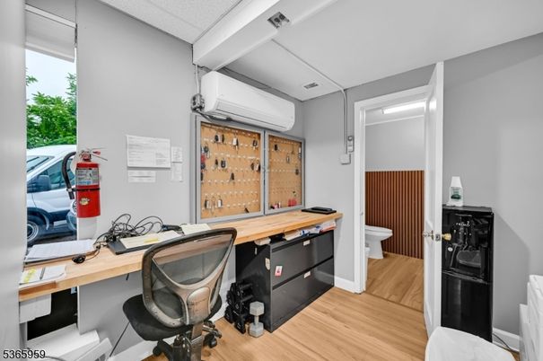 Bathroom, Home Office, Interior, Wood Texture Flooring