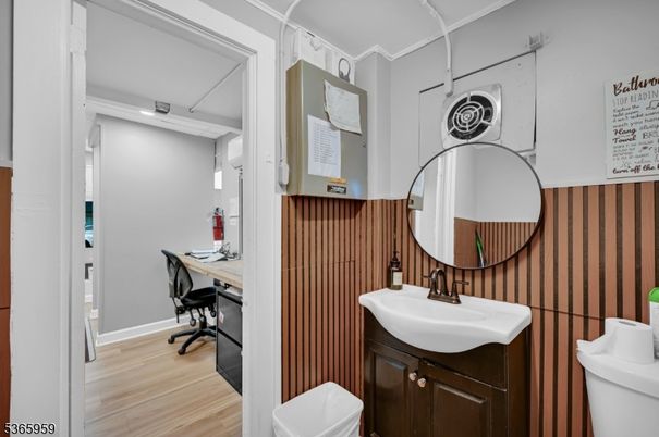 Bathroom, Home Office, Interior, Wood Texture Flooring