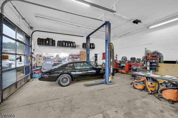 Garage, Interior