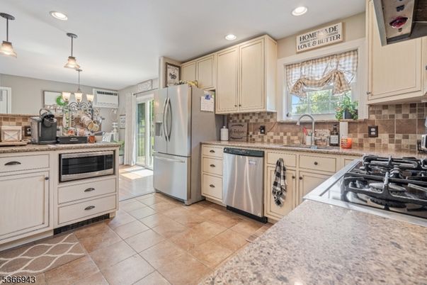 Interior, Kitchen, Pendant Lights, Recessed Lighting