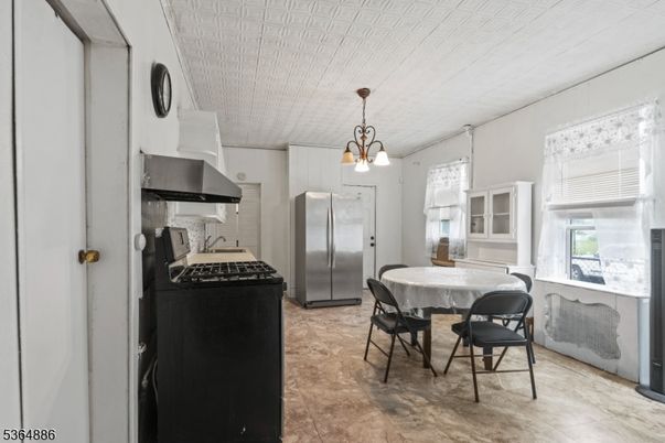Dining room, Interior, Kitchen, Pendant Lights, Stainless Steel Appliances