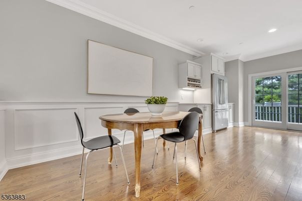 Dining room, Interior, Kitchen, Recessed Lighting, Wood Texture Flooring