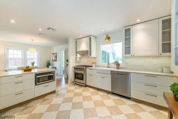 Interior, Kitchen, Pendant Lights, Recessed Lighting, Stainless Steel Appliances