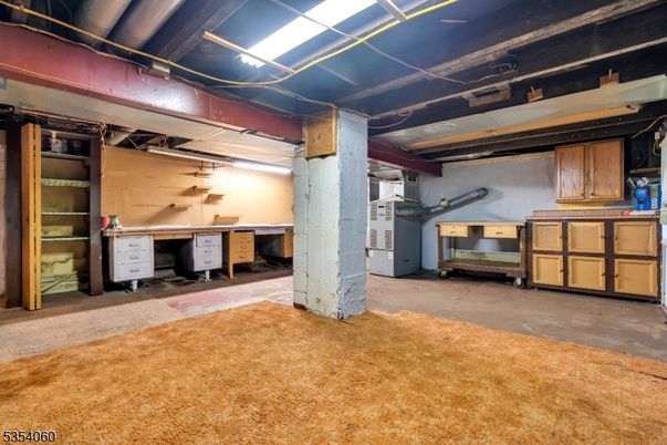 Garage, Interior