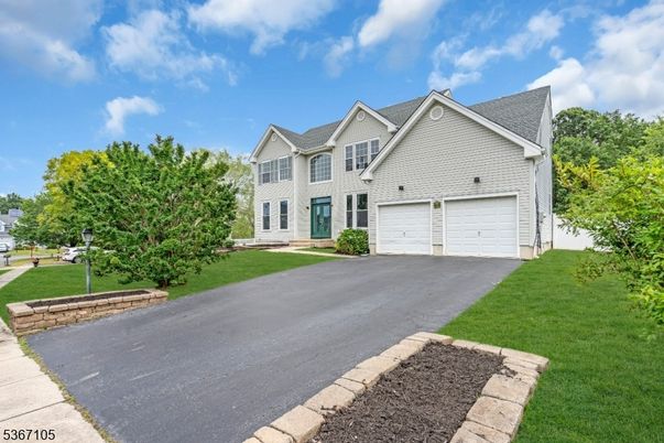 Attached, Exterior, Facade, Farmhouse